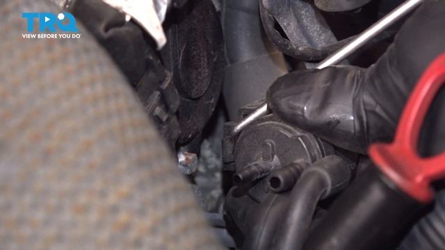 How to Replace Air Injection Check Valve 2006-2009 Mercedes E350 смотреть онлайн