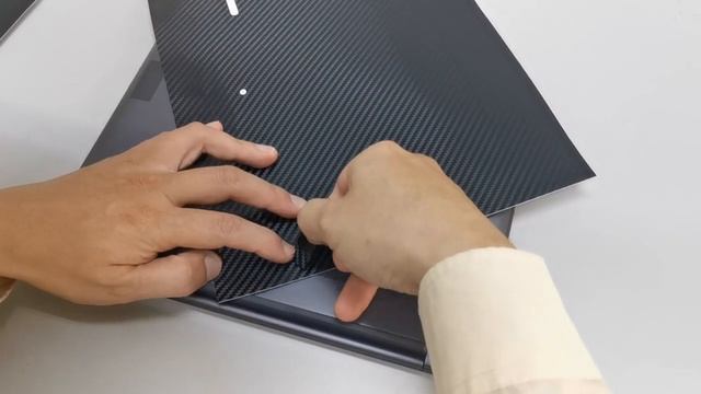 【Ezstick】Lenovo Yoga Slim 7 Carbon 13IAP7 機身貼 螢幕貼 Touchpad 保護貼 施工過程 DIY 筆電包膜 смотреть онлайн