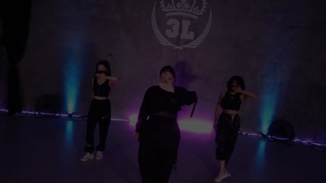 Stray Kids "MANIAC"/ Dance Cover смотреть онлайн