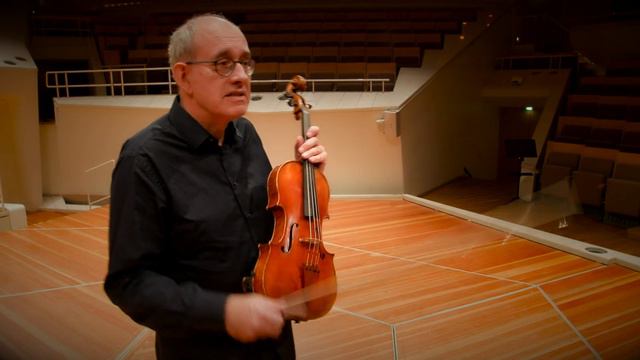 Walter Küssner plays the 'Kux, Castelbarco' Stradivari Viola смотреть онлайн