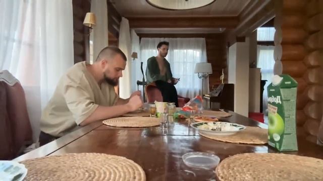 РОМАНТИЧЕСКОЕ СВИДАНИЕ / Кореш, Парадеевич, FRAME TAMER, Exile и Данила Горилла смотреть онлайн