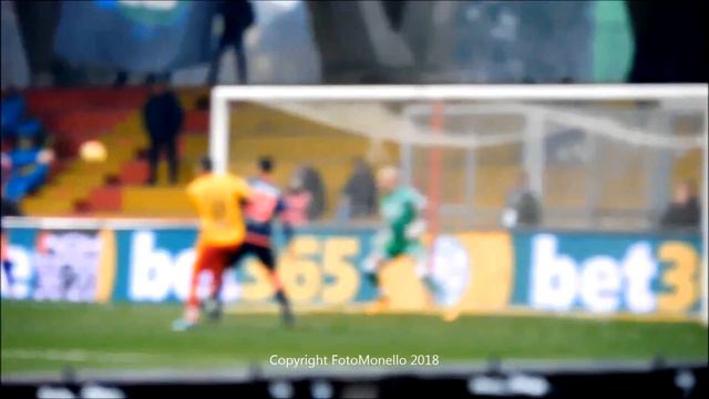 Benevento Crotone il gol dell'1 a 1 , primo tempo смотреть онлайн