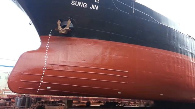 Спуск судна на воду со слипа смотреть онлайн