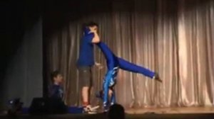 14 04 12 Студвесна Акробатическое трио