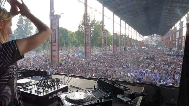 Ellen Allien @ kappa futurfestival turin 14.07.2013 смотреть онлайн
