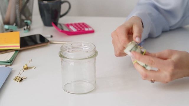 Как повышение процентных ставок снижает инфляцию? смотреть онлайн