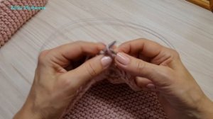 КАК СВЯЗАТЬ СЛЕДКИ ОДНИМ ПОЛОТНОМ ИЗ КВАДРАТА .