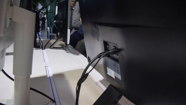 Samsung S27D590P Hands On смотреть онлайн