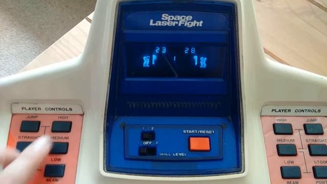 Space Laser Fight by Bambino Tabletop LCD game - 1979 смотреть онлайн