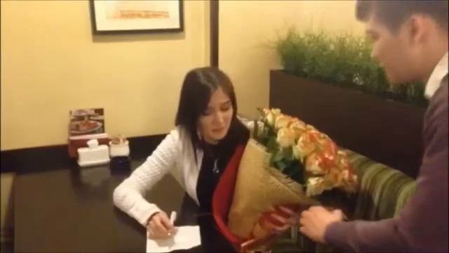 Что чувствуют девушки когда им дарят цветы смотреть онлайн