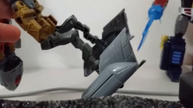 Stratosphere Transformers MSL Review смотреть онлайн