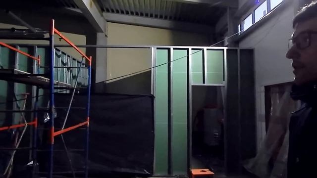 Первая игра в волейбол в центре пляжного спорта 