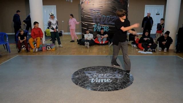 b-boy Miron. Соревнования FREEZE TIME - топ8 - февраль 2023 смотреть онлайн