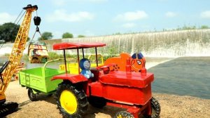 Игрушечные машинки/ Трактор