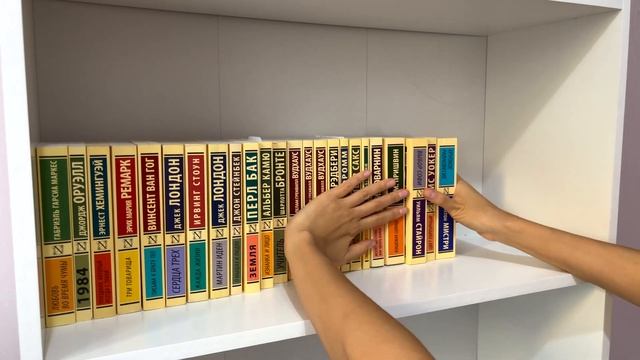 ПЕРЕСТАНОВКА НА КНИЖНЫХ ПОЛКАХ?новый шкаф и рабочий стол смотреть онлайн