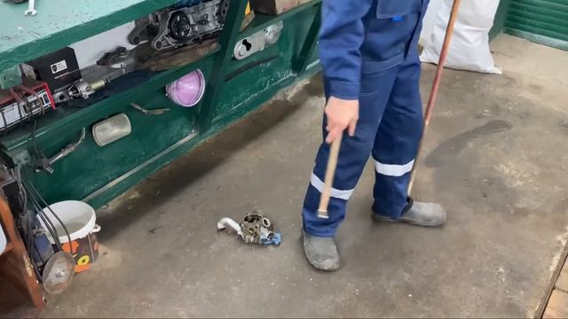 #Всё просто.Разбор копирного вала и как рассухарить клапана (Альфа). смотреть онлайн