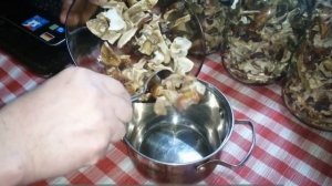 Как Я подготавливаю сушенные Белые грибы к дальнейшему приготовлению