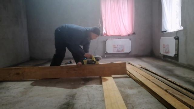 Первые окролы в новом году, плохая новость. Строим новые клетки!!! смотреть онлайн