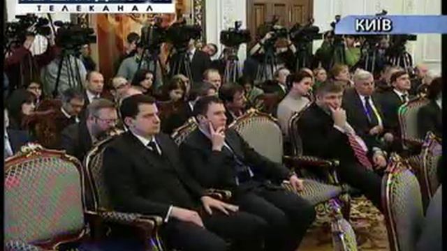 Янукович пообещал сформировать рынок земли смотреть онлайн