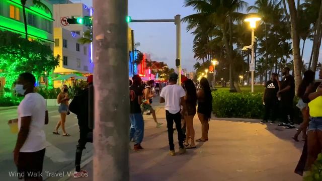 [4K] Nightlife at Ocean Drive in Miami South Beach Florida Spring Break Walking Tour & Travel Guide смотреть онлайн