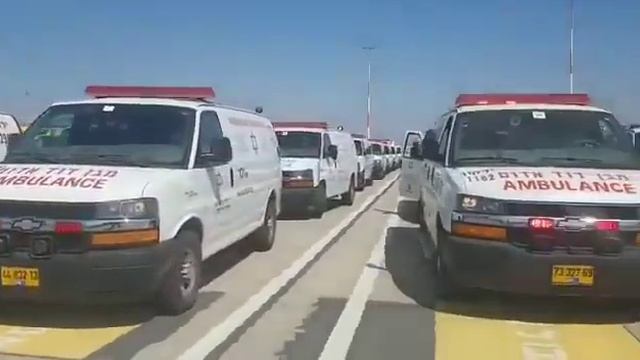 Израильские спасатели готовы к прилёту самолёта, подавшего сигнал бедствия смотреть онлайн