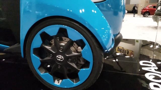 2020 TOYOTA I-ROAD | Fully electric half car half bike смотреть онлайн