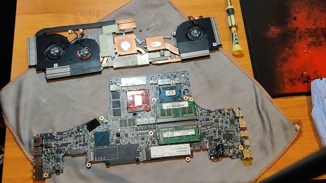MSI GS65 разборка, чистка, смена термопасты и стресс тест смотреть онлайн