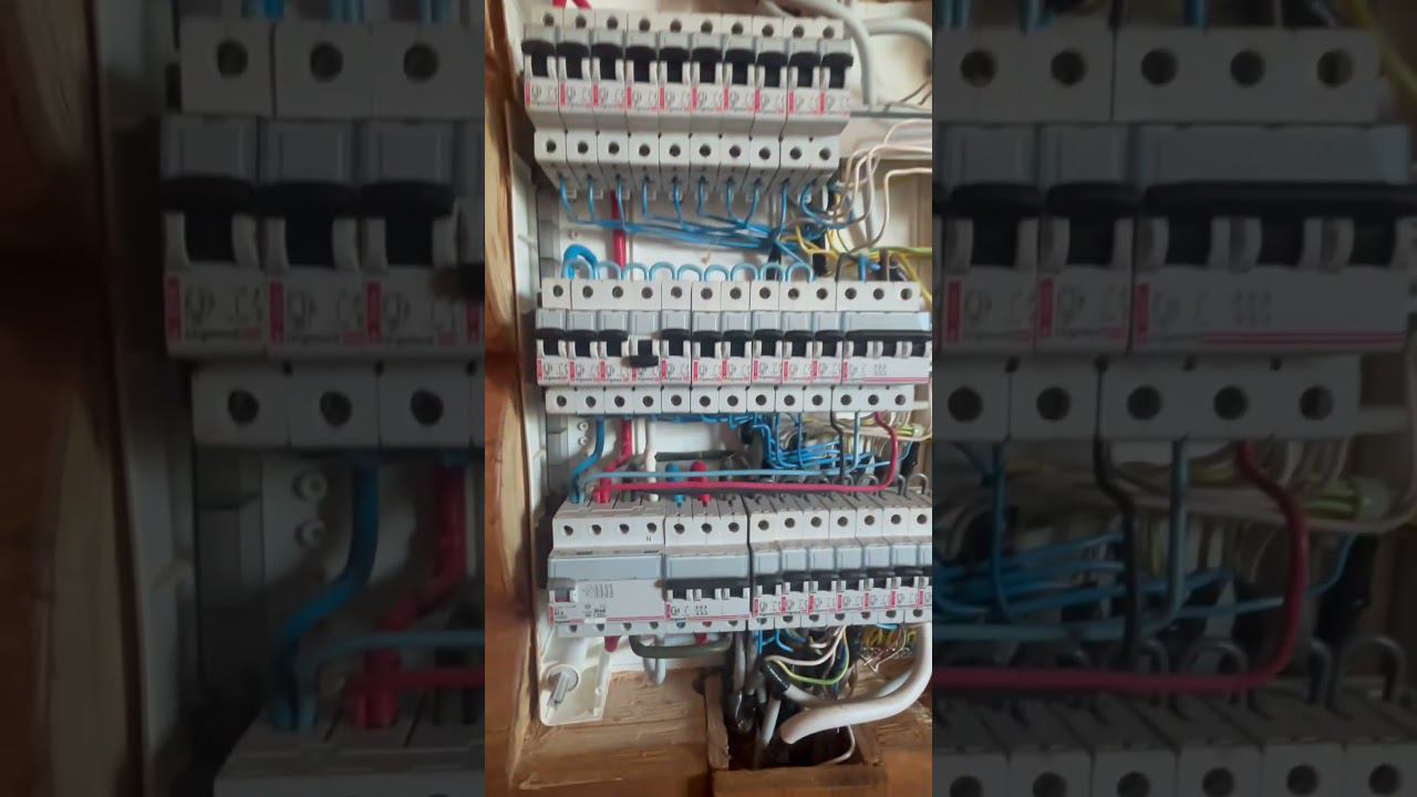 Электрический щит премиум класса, супер качество #электромонтаж #электрика #электрикавдоме #ремонт смотреть онлайн