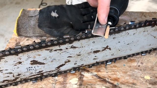 How To Sharpen A Chainsaw Chain  - Using Dremel Sharpening Kit - Chain Saw Blade Sharpening