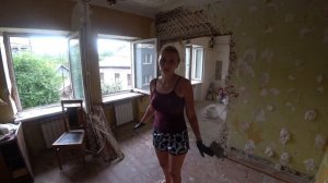 Часть 2. Демонтаж стен из дранки. Ремонт сталинки с женой