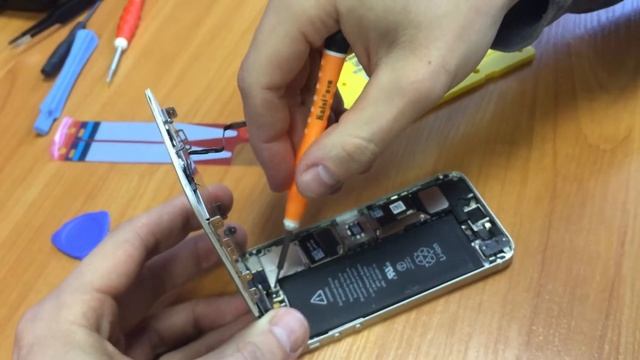 Замена аккумулятора iPhone (аккумулятор NOHON) ? IPhone Battery Replacement ? смотреть онлайн