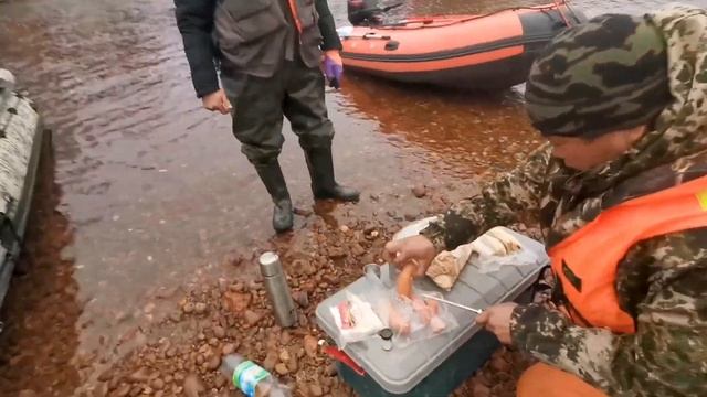 КРУТАЯ РЫБАЛКА В ЯКУТИИ! ИЩЕМ ЛЕНКА И ХАРИУСА. смотреть онлайн