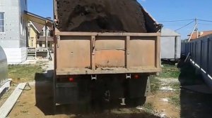 УралАвтоСтрой.  Доставка чернозема 12м3