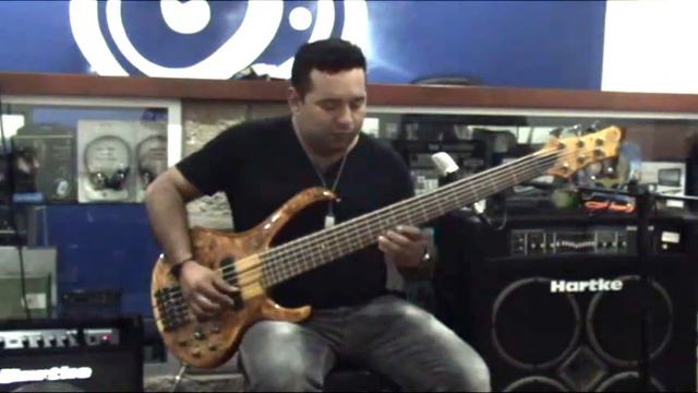 Bajo Activo Ibanez BTB776 смотреть онлайн