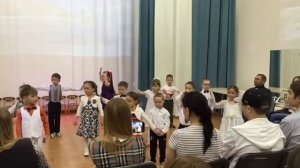 С голубого ручейка, начинается река