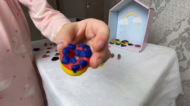 Видео для детей выпуск №1: Вкусняшки из пластилина 🥰🍰 смотреть онлайн