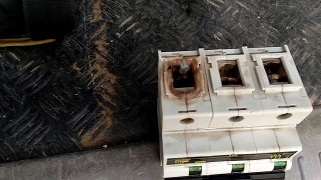 Подгоревший контакт