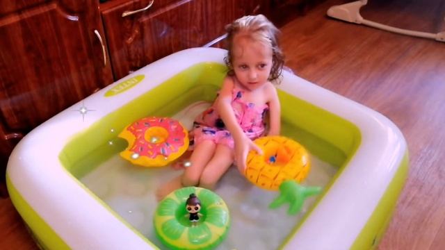 НАДУВНЫЕ ИГРУШКИ ДЛЯ БАССЕЙНА РАСПАКОВКА | Unpacking of inflatable toys смотреть онлайн