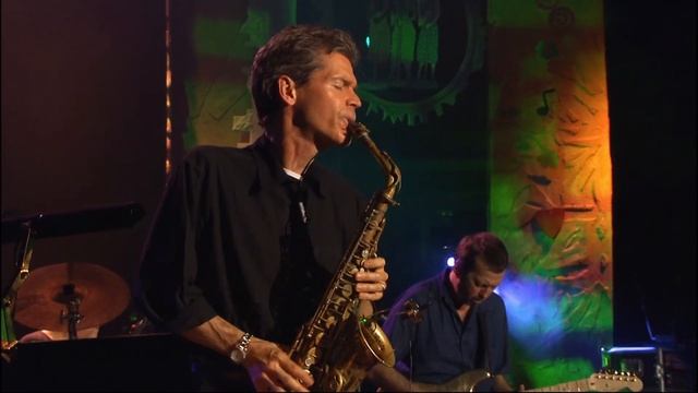 Legends - First Song / Tango Blues (Live At Montreux 1997) [Remastered] смотреть онлайн