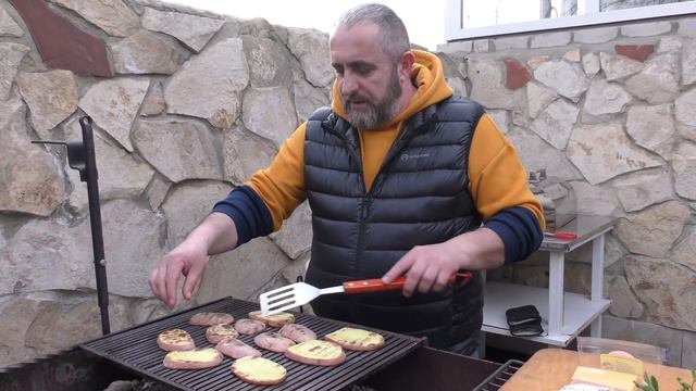 Древняя Армянская еда "Плеч" (Тибул по Тавушский) на мангале. Армяне всего мира, присоединяйтесь! смотреть онлайн