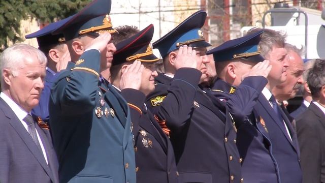 Кировские спасaтели приняли участие в Параде Победы смотреть онлайн