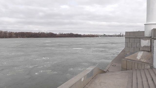 Ледоход на реке Иртыш Иртышская набережная 14 апреля 2023г