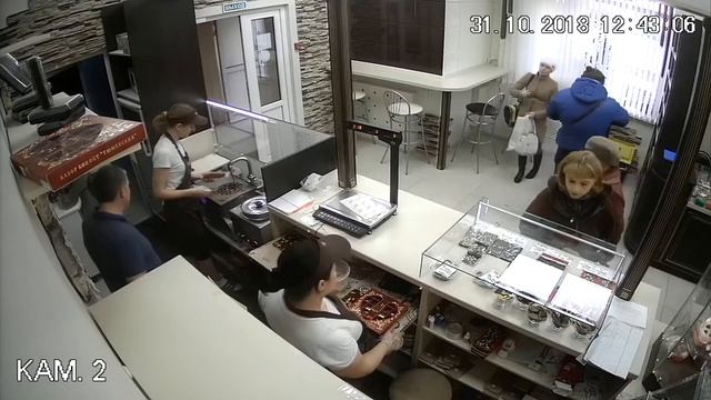 DS-T201 (2.8 mm) HiWatch Купольная HD-TVI видеокамера Люди смотреть онлайн