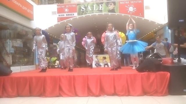 РУБРИКА ТАНЕЦ!Алиса в стране чудес(обрезок)! смотреть онлайн