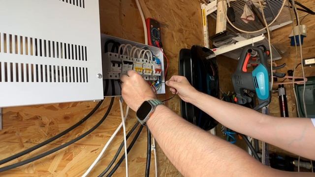 Как подключить дома зарядку для li auto (lixiang) и немного про автопилот смотреть онлайн