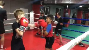 ГРУППОВАЯ ОТКРЫТАЯ ТРЕНИРОВКА ПО БОКСУ ДЛЯ ДЕТЕЙ