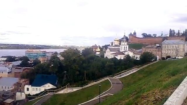 Слияние Оки и Волги. Вид на Нижний Новгород смотреть онлайн