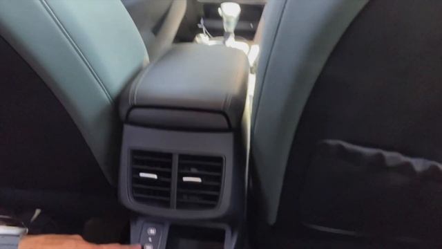 2024 Kia Seltos - STANDARD AWD & AMZING MPG! смотреть онлайн