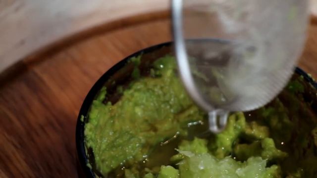 Гуакамоле рецепт — закуска из авокадо (Соус Гуакамоле) — Голодный Мужчина (ГМ, #30)