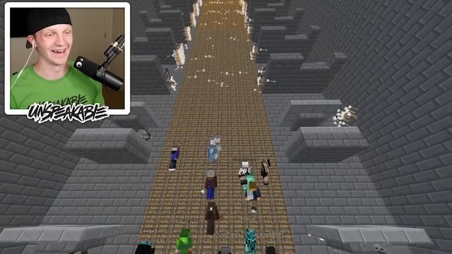 500 FANS vs WORLD'S TALLEST & SAFEST MINECRAFT HOUSE! смотреть онлайн